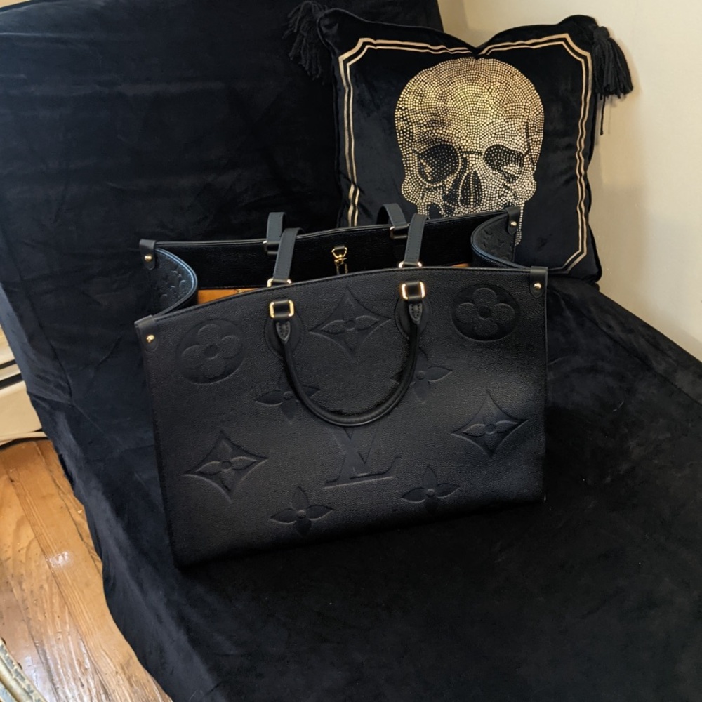 Louis Vuitton GM On The Go Tote in Black Empriente leather